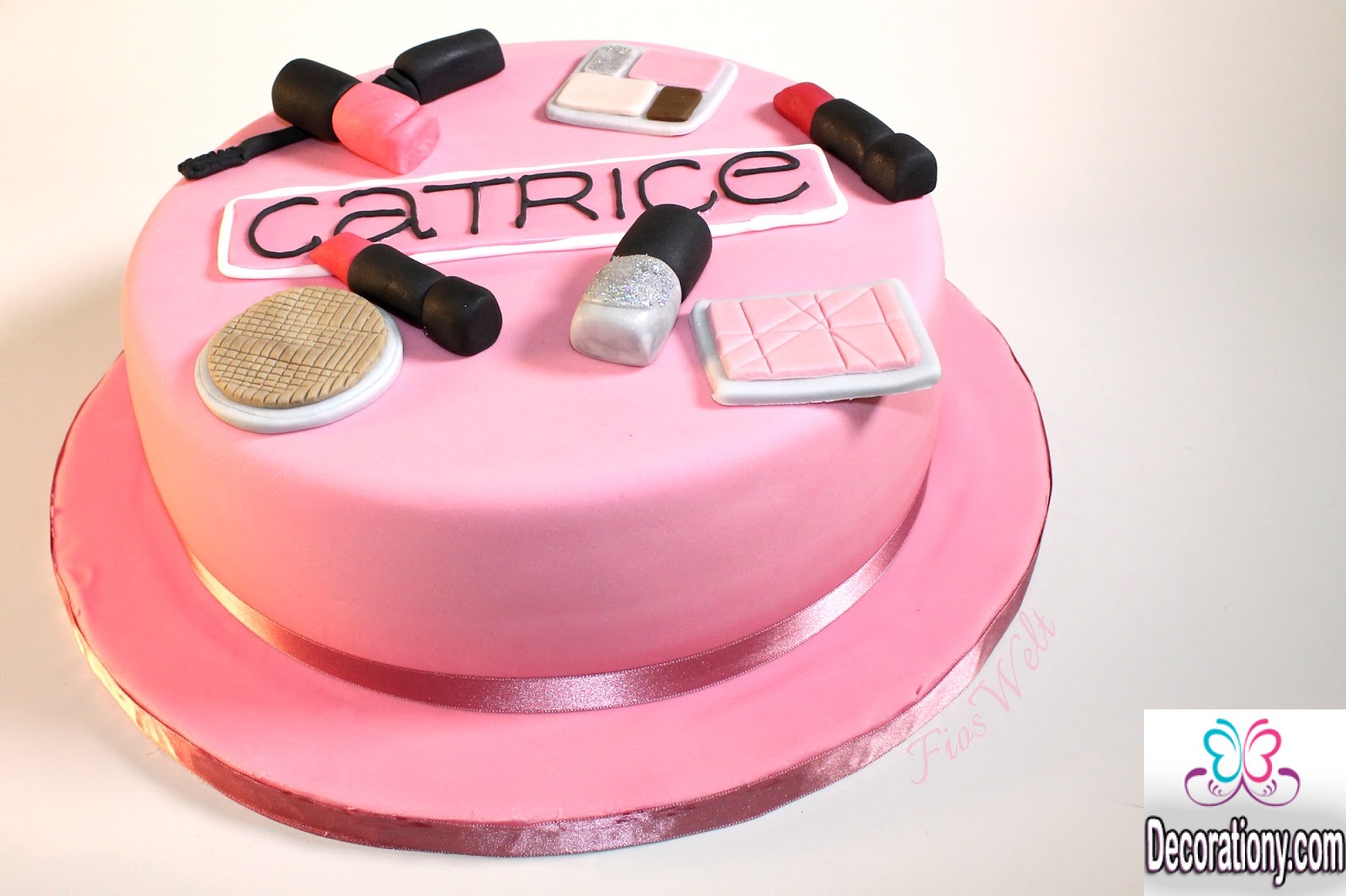 ladies cake design