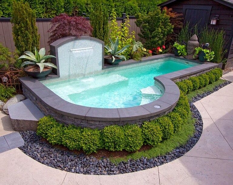 small above-ground swimming pools for small backyards