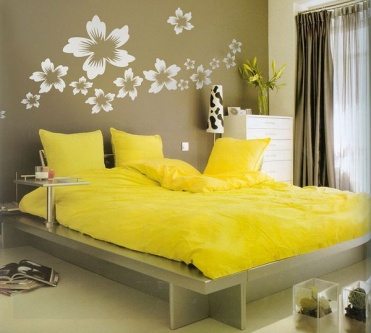 Simple bedroom wall decor