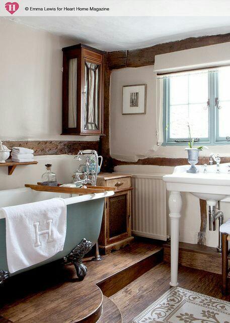 farmhouse bathroom unique style