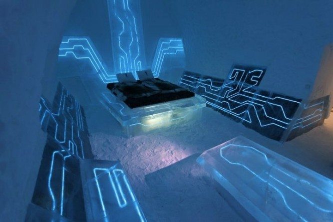 4-Tron-blue-futuristic-bedroom-theme-665x443