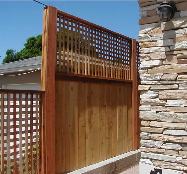 woodLatticeBoxFence1