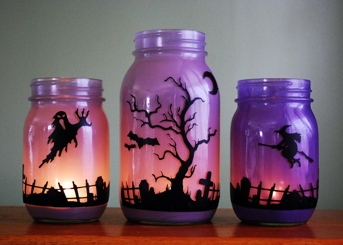 Outdoor Halloween Decorations Scary spider jars decorated