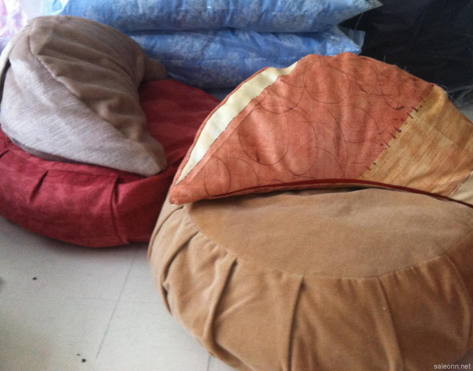 Meditation Room Decorating pillow niche with hands