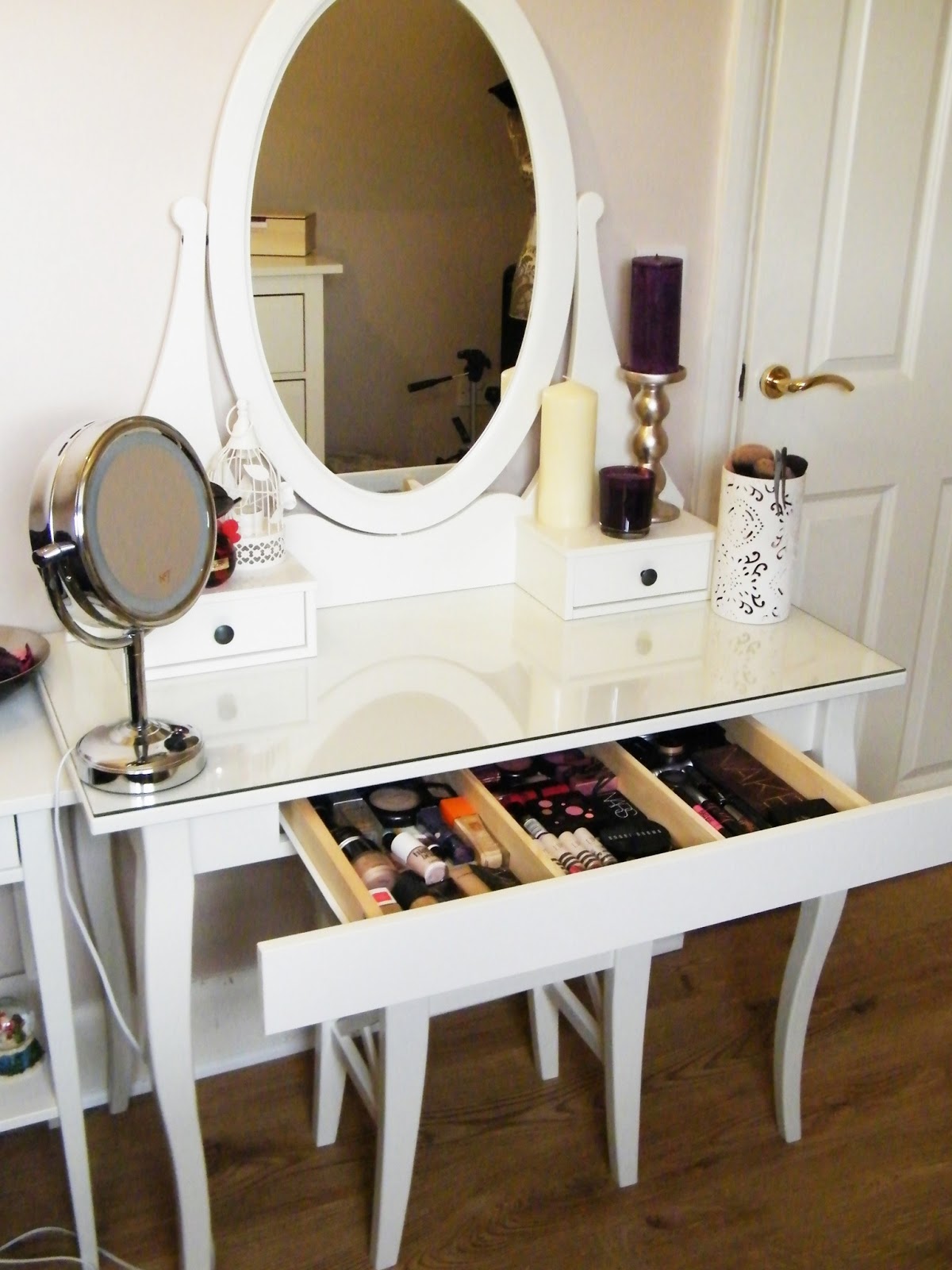 Top-Small-Makeup-Vanity