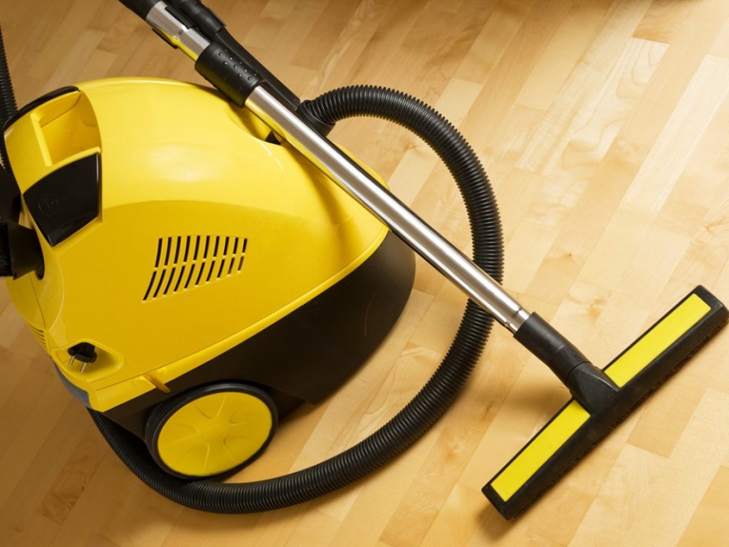 best vacuum for hardwood floors and rugs