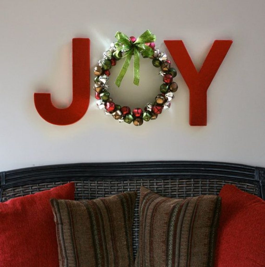 22 Best Christmas Wall Decor Ideas | Decor Or Design