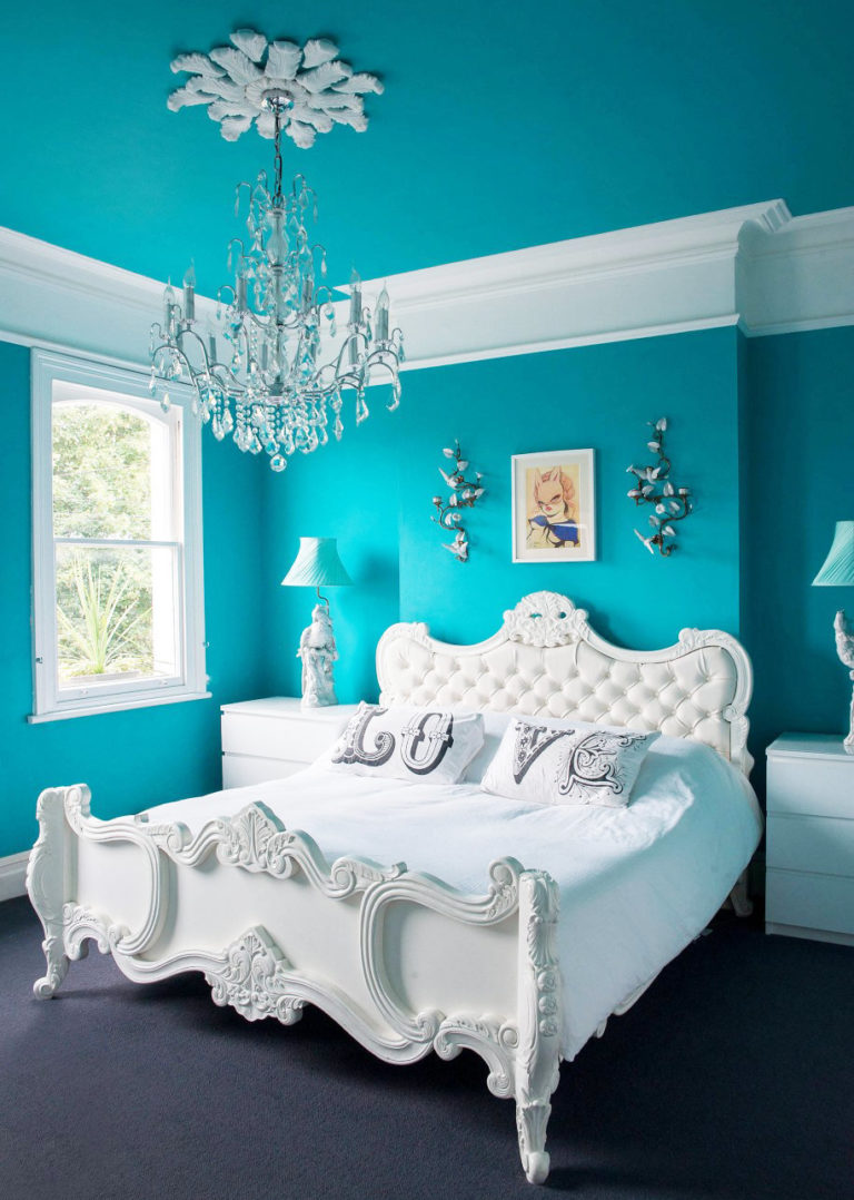 Aqua Textured Bedroom